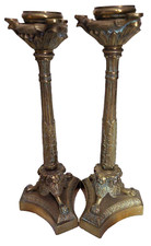 Paire de bougeoirs style louis