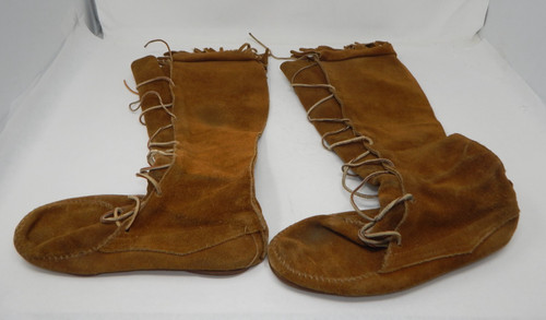 Minnetonka moccassin front - moccassin,