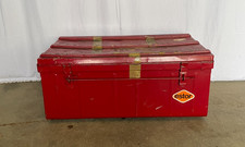 Malle/cantine en métal rouge