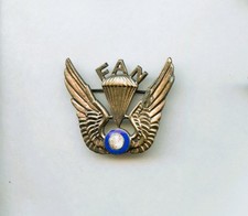 PARACHUTISTE  Brevet  Parachutiste  F.A.N. a identifier en metal