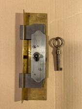 Serrure ancienne ,avec Clef pour meuble ( armoire ... )