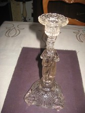 ancien bougeoir en verre moulé Jésus au coeur sacré