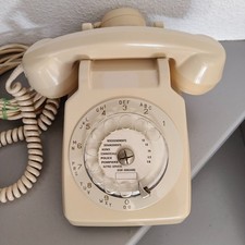 Ancien téléphone à cadran de 1977