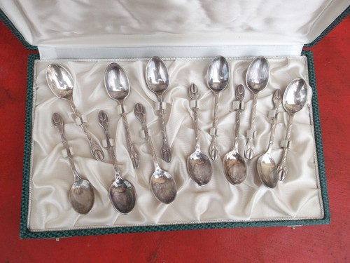 Coffret douze cuillères - douze, à