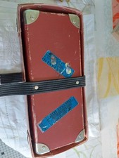 Ancienne boite en carton d'expédition par la poste avec sa sangle, coins renfort