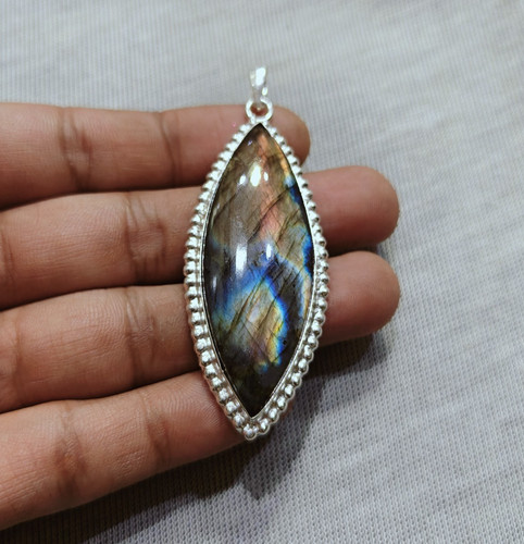 Pendentif pierre précieuse - , en
