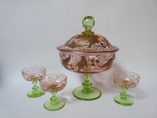 rare service à fruits cristal de Baccarat couleur ouraline décor peint or XIXeme