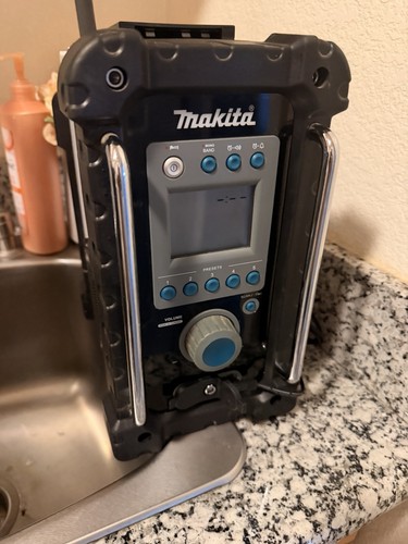 Makita bmr100 jobsite - makita,