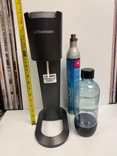 SodaStream G100 Soda Making
