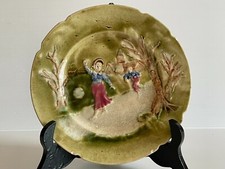 Très Ancienne assiette en barbotine Décor d'enfants WASMUEL Belgique