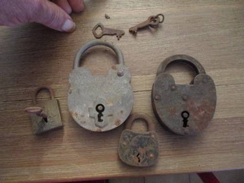 Lot anciens cadenas - cadenas, et