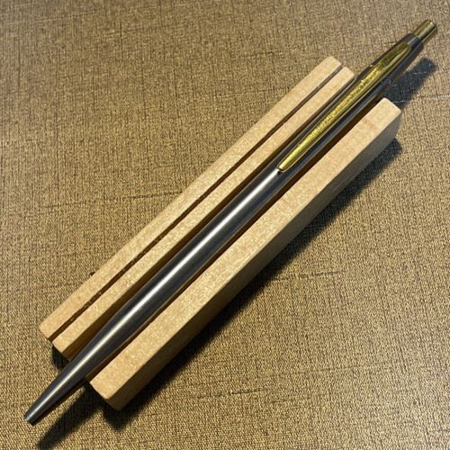 Stylo bille fin - bille,