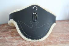 Sangle de selle de Cheval PRO TANNER Cuir Buffles Bleu & Fourrure 135 cm