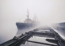 Tirage photo d'art digital 18 x 13 cm - navire dans dans un port brumeux