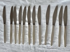 12 COUTEAUX A FROMAGE ENTREMET