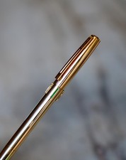 BEAU STYLO BILLE WATERMAN 4 COULEURS PL. OR - FINITION STRIEE - MODELE VINTAGE