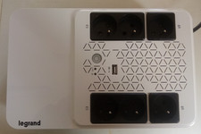 legrand 310083 Onduleur Keor multiplug - 6 x 2P+T + disjoncteur - 600VA 360W