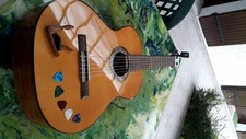 Guitare Admira Paloma avec