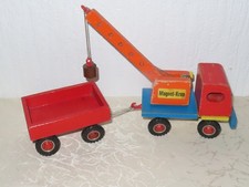 Jouet En Bois Vintage Grue Magnétique Avec Remorque Probablement Des Années 70 !