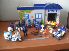 play mobil  lot de policiers et moto controle routier   commisariat