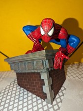 SPIDERMAN BUILDING STATUE