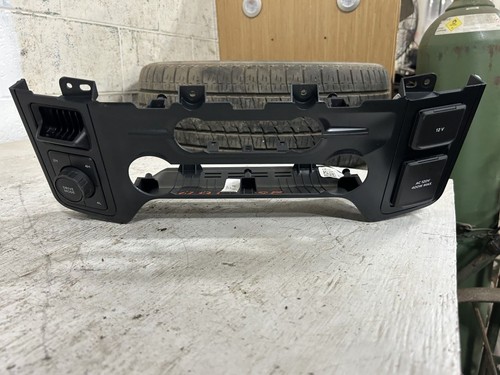 2025 ford f150 - center, stack