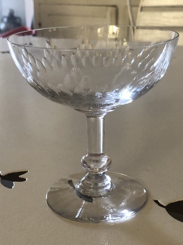 Baccarat coupe champagne - a,