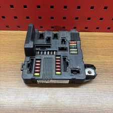 Boitier Fusible UPC X84 - RENAULT MEGANE II (2) 1.9L DCI 120CV - Réf 8200306033A