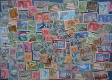 Lot de plus de 200 timbres de Ceylan/Sri Lanka dans une pochette