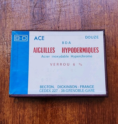 Boîte aiguilles - 12,