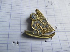 pin's  PLANCHE A VOILE  DORÉ