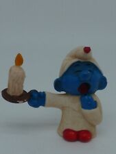 ANCIENNE FIGURINE PVC PLASTIQUE SCHTROUMPF CHEMISE NUIT ET BOUGIE