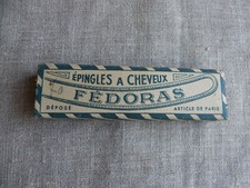 BOÎTE ANCIENNE D'ÉPINGLES À CHEVEUX FÉDORAS VINTAGE - ARTICLE DE PARIS - PLEINE