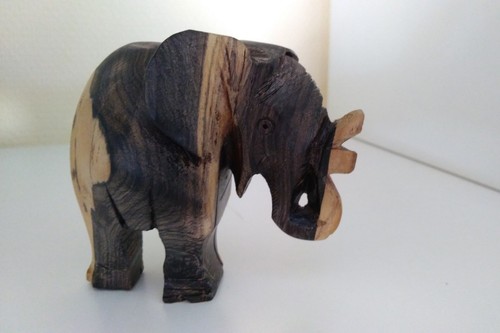 Statuette éléphant bois - en,