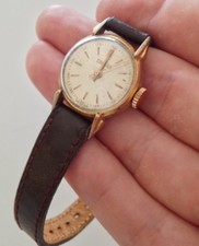Petite montre de femme métal