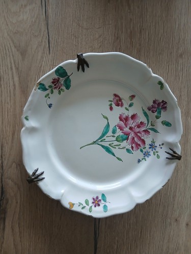 Assiette faïence de - , en