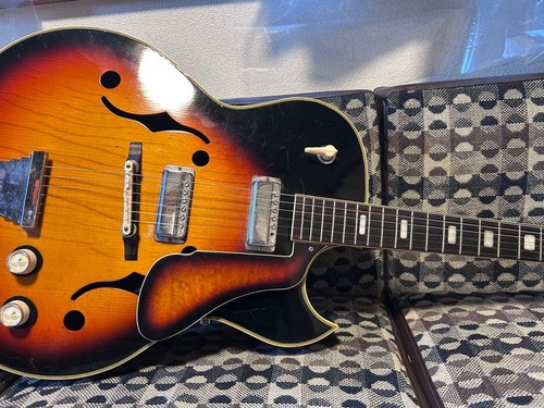 Son guitare archtop - de,