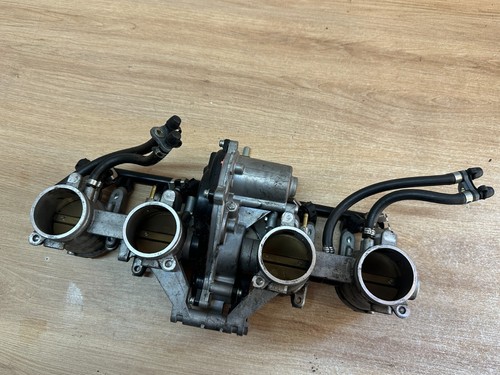 Une rampe injection mikuni - rampe,
