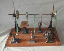 Rare jouet ancien petit atelier de machines-outils Péricaud 