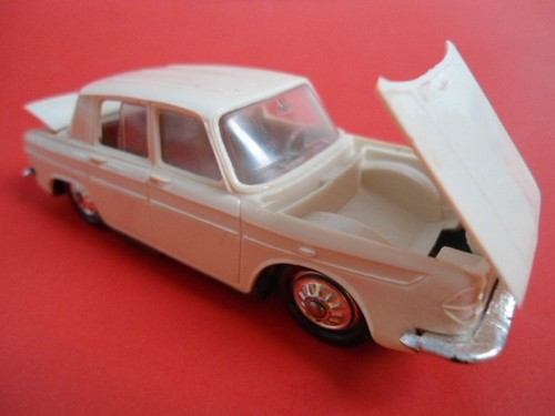 Norev renault plastic toy - r,