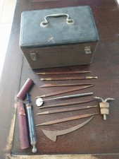 TROUSSE DE DISSECTION CHIRURGIE ANCIENNE DU XIXeS DANS L ETAT 11 OUTILS DANS JUS