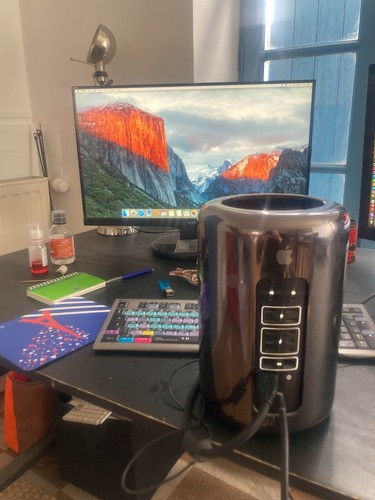 Apple mac pro 256 - go, ssd