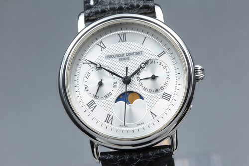 Presque comme neuve montre - [presque, neuve]