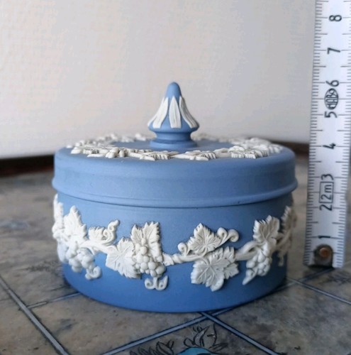 Wedgwood pot couvert décor