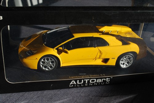 Autoart millenium 18 - millenium, 1/18