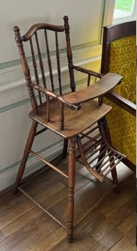 Chaise haute ancienne - , pour