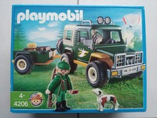 4206 PLAYMOBIL FERME : Garde forestier / Chasseur / Jeep 4x4 / Remorque (2006)