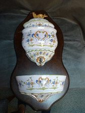 Ancienne Fontaine murale en