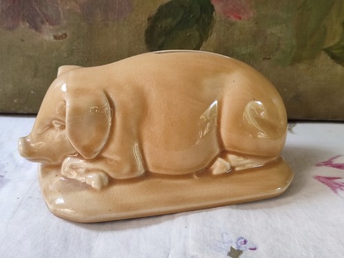 Ancien cochon couché - ancien,