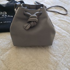 Sac seau en cuir gailloute